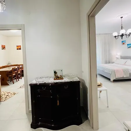 Treehouse アパート ソレント