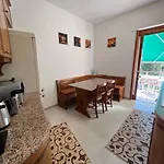 Treehouse Apartament *